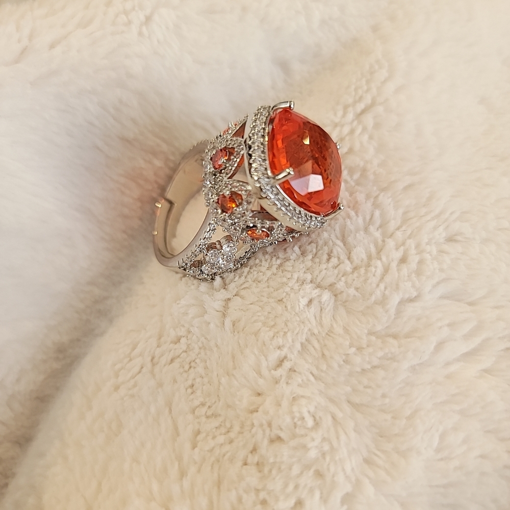 ring - Picture 3 of 4